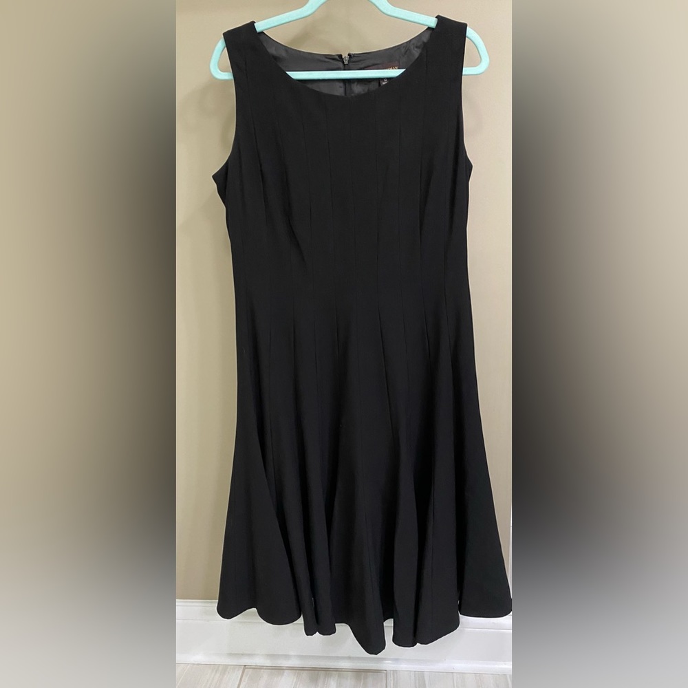 Dana Buchman Black sleeveless dress